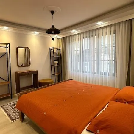 Duplex In The Center Of