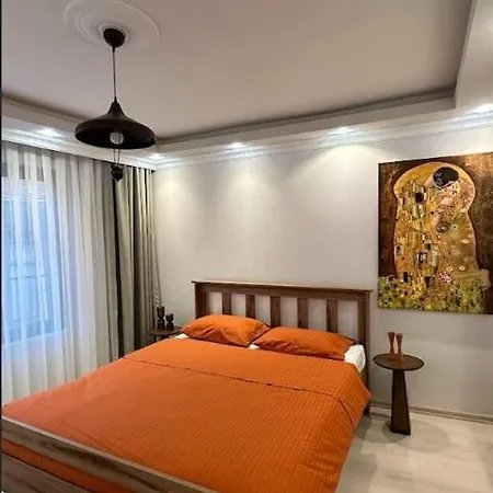 Duplex In The Center Of